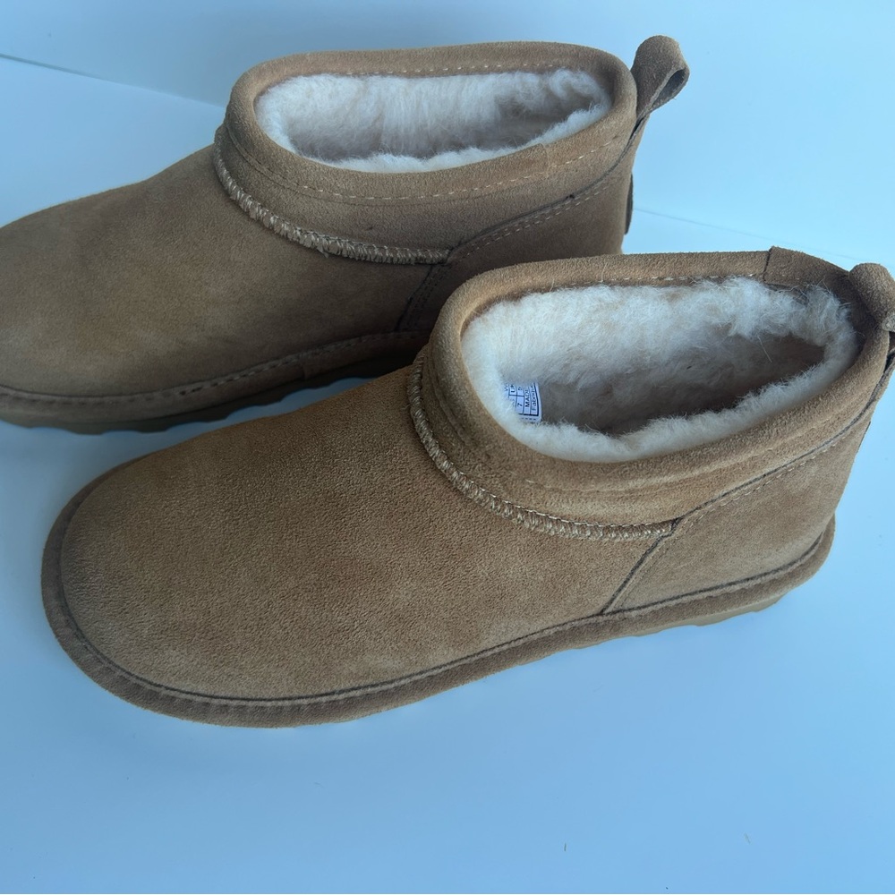 Bearpaw Shorty Suede Boots Size 7